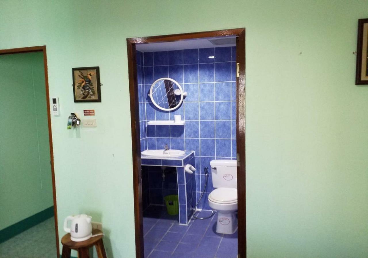 Rung Tawan Hostel Ката-Біч Екстер'єр фото