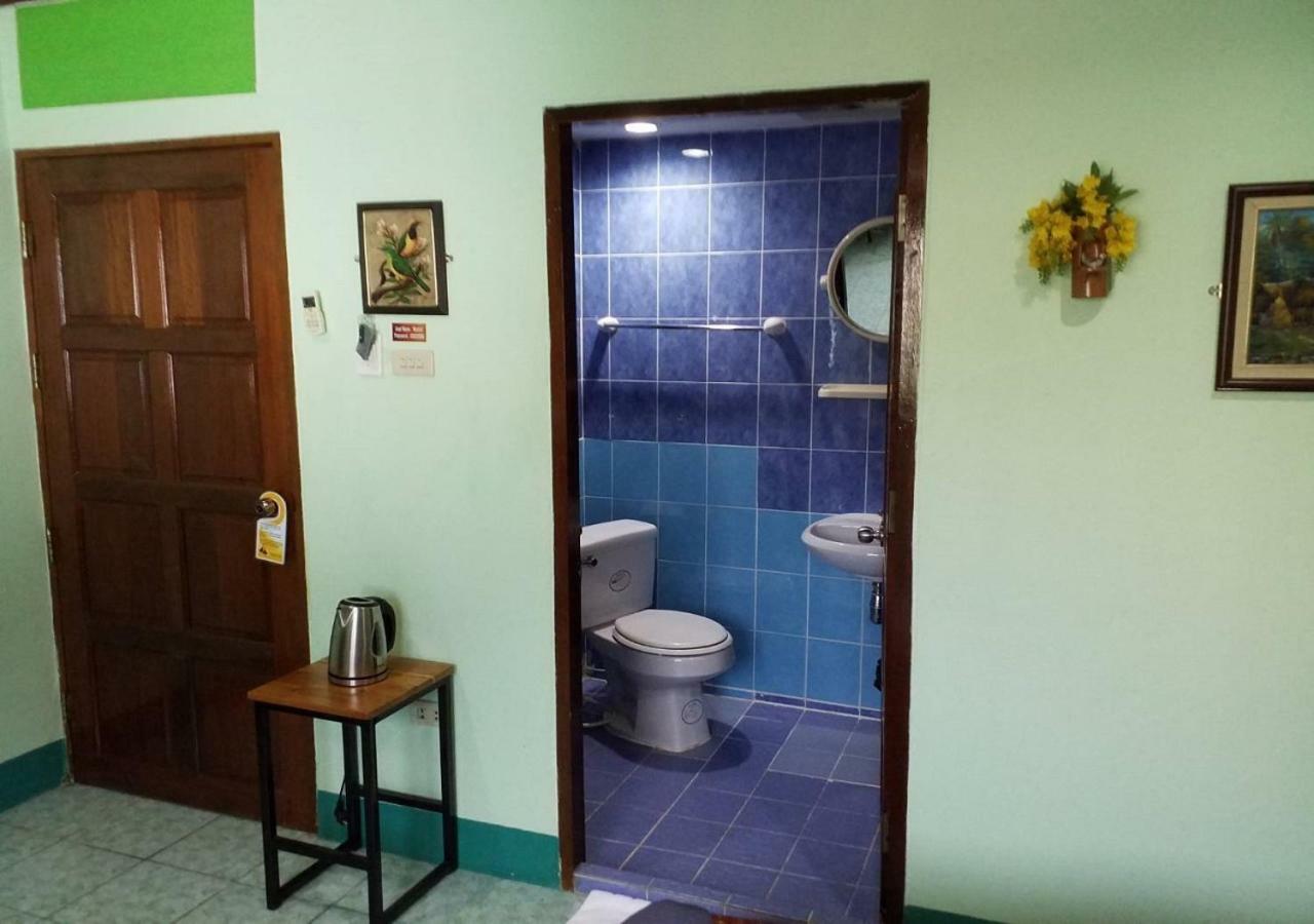 Rung Tawan Hostel Ката-Біч Екстер'єр фото