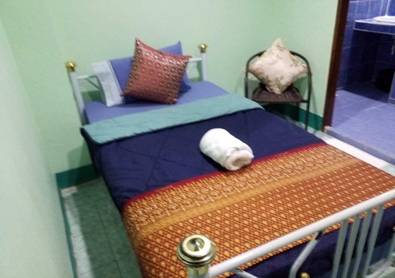 Rung Tawan Hostel Ката-Біч Екстер'єр фото