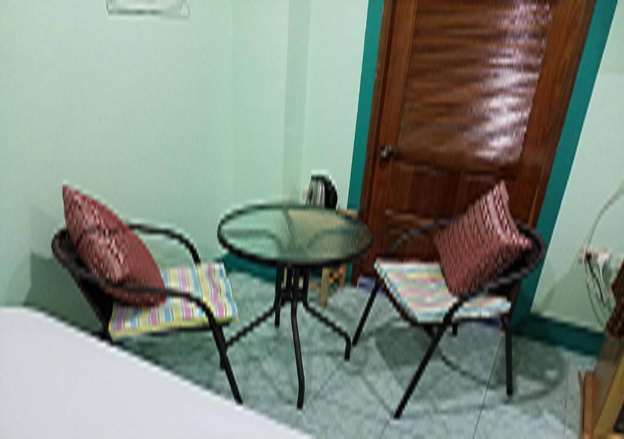 Rung Tawan Hostel Ката-Біч Екстер'єр фото